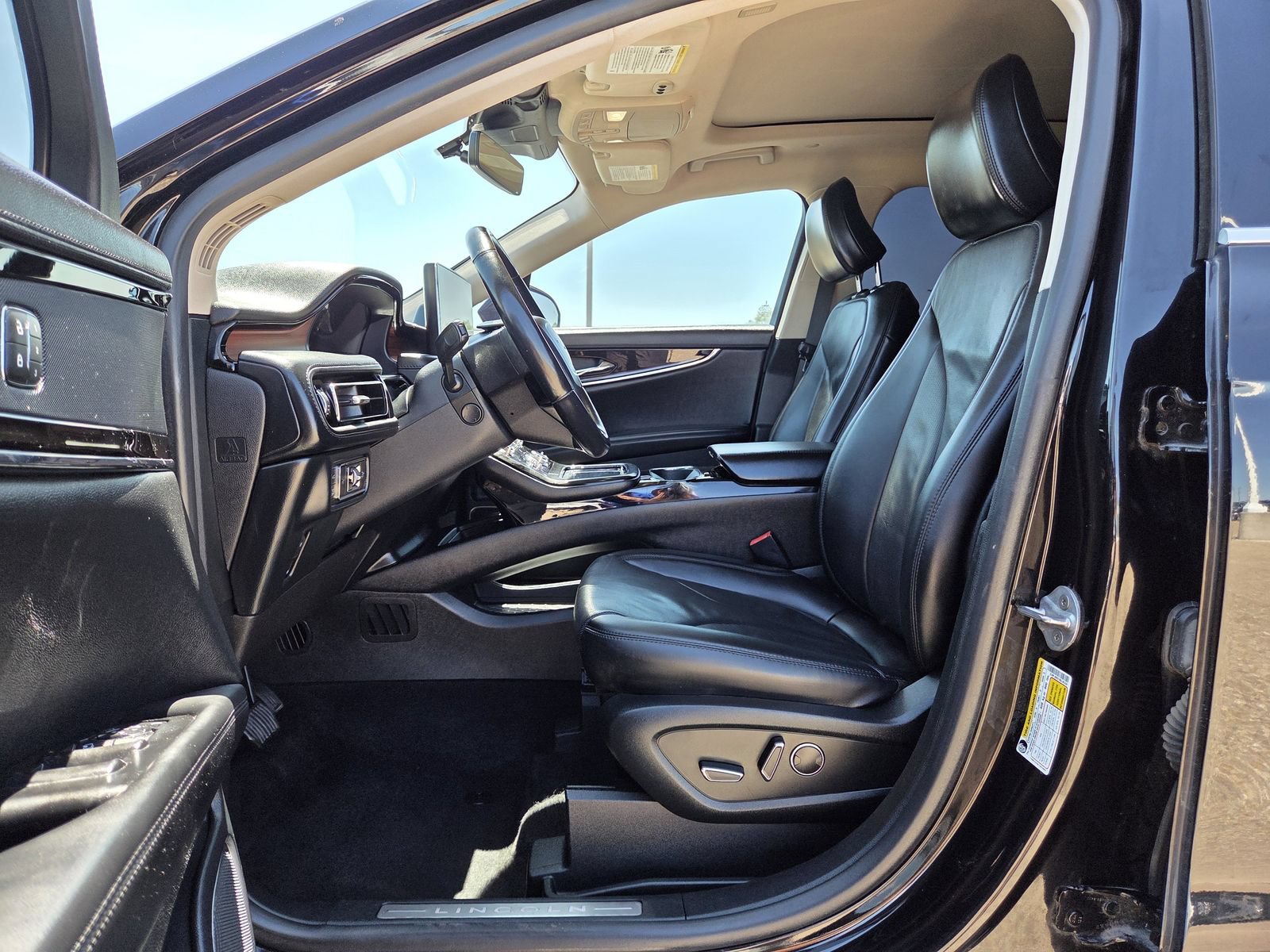 Used 2022 Lincoln Nautilus Reserve AWD/4WD image 15