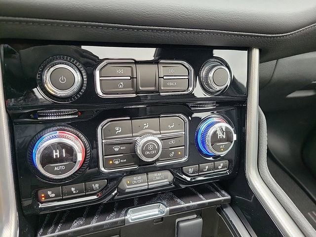 New 2024 GMC Yukon Denali w/ Advanced Technology Package image 32