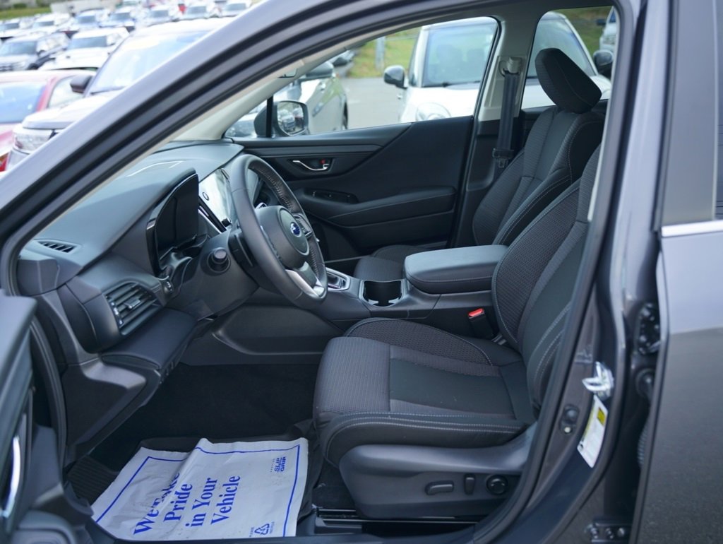 Used 2025 Subaru Outback Premium w/ Popular Package #1A image 19