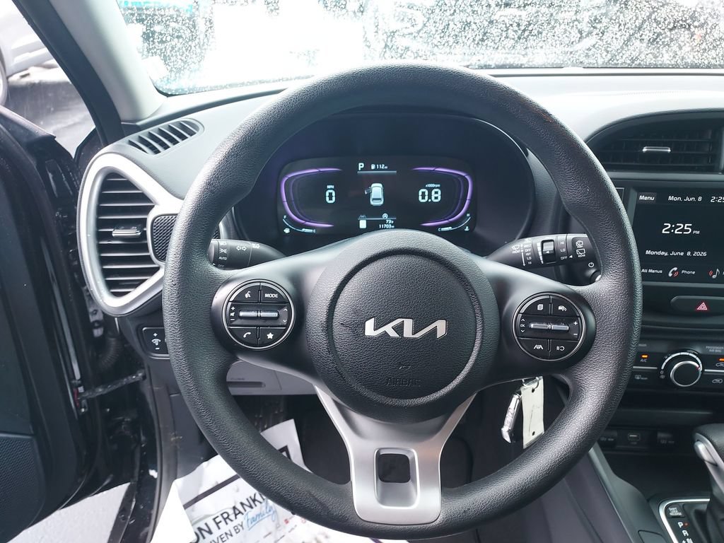 Used 2025 Kia Soul LX w/ LX Technology Package FWD image 20