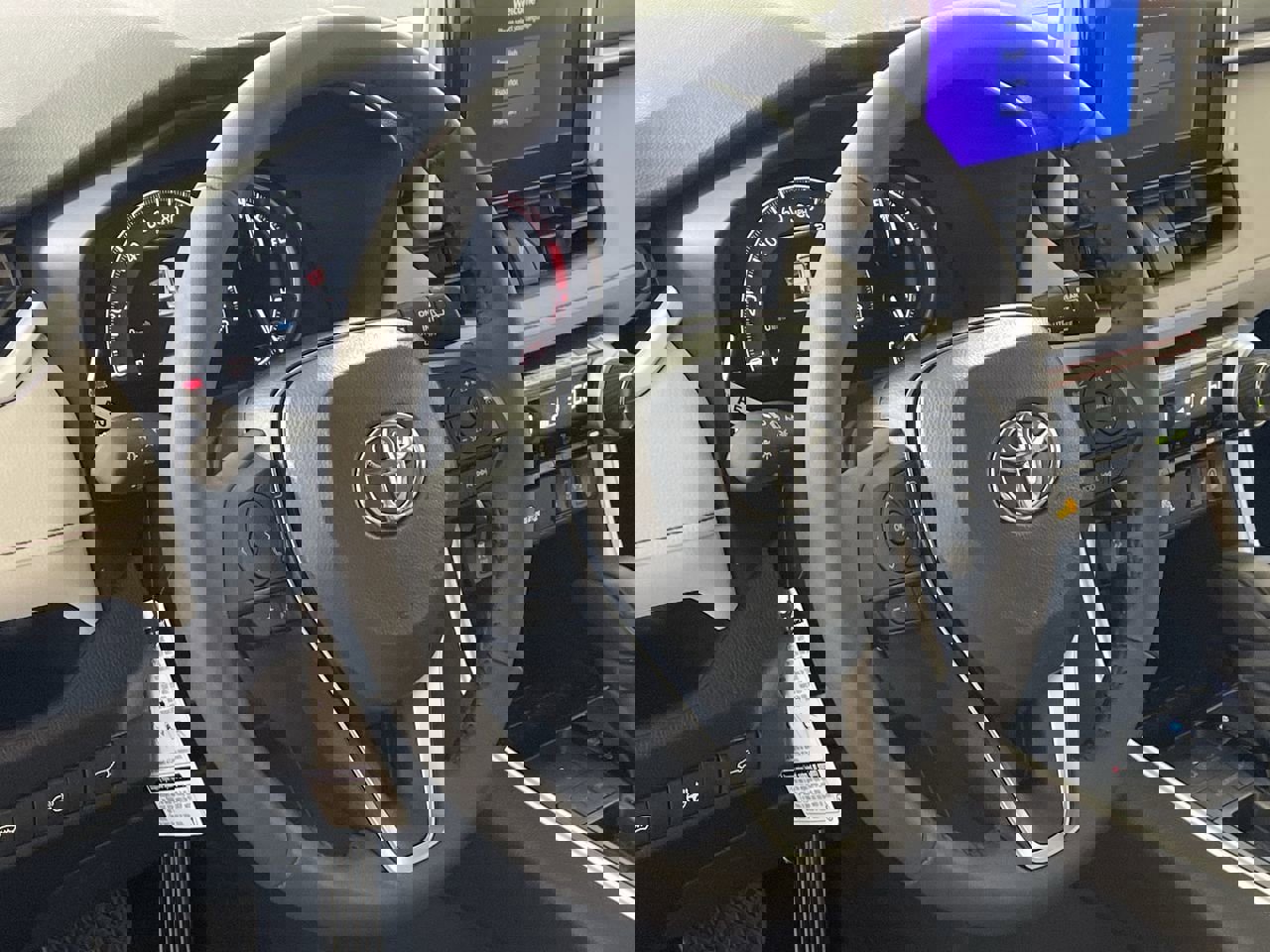 New 2025 Toyota RAV4 XLE image 15