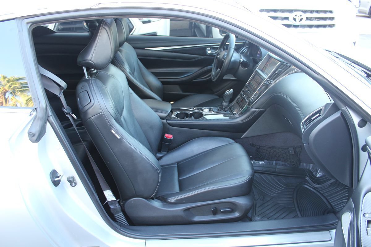 Used 2017 INFINITI Q60 3.0t w/ Premium Plus Package 3.0T RWD image 23