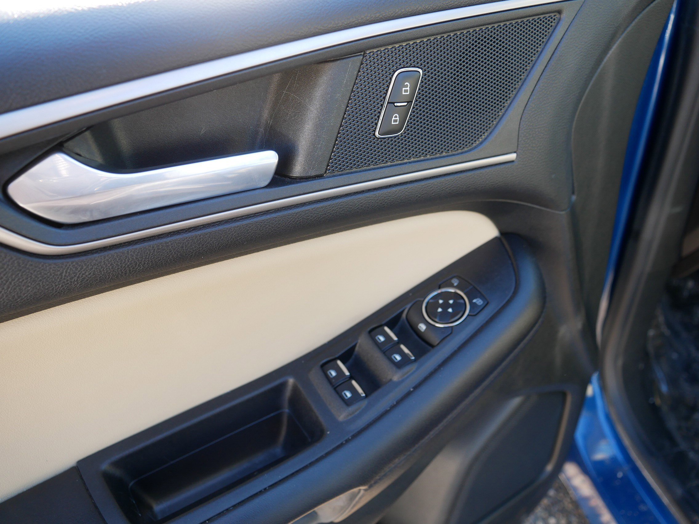 Used 2022 Ford Edge SEL image 19