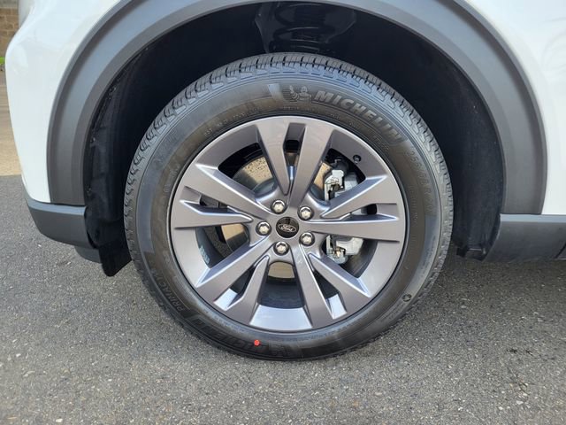 New 2026 Ford Explorer Active w/ Active Comfort Package image 12