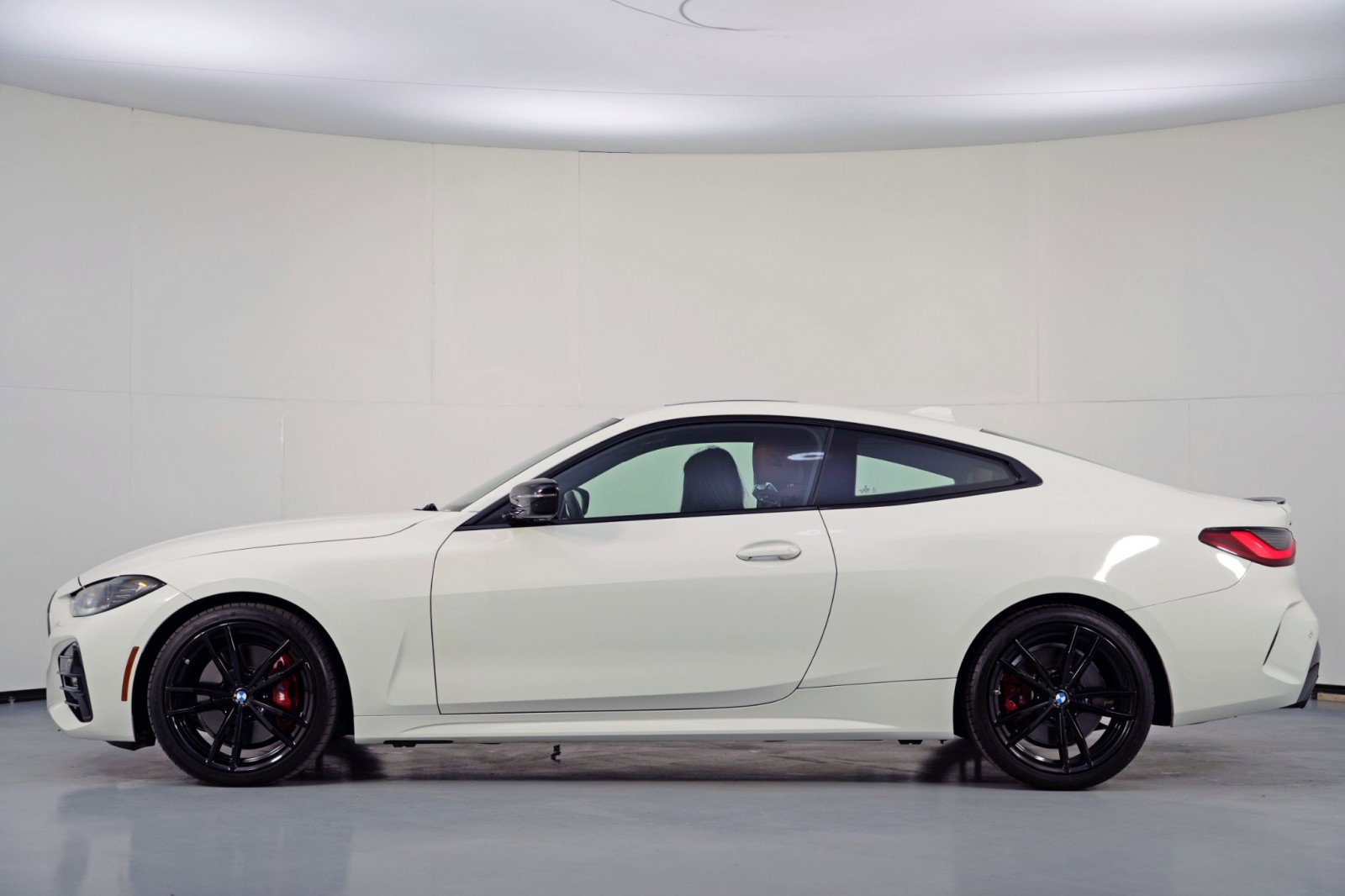Used 2023 BMW 430i xDrive Coupe w/ M Sport Package AWD/4WD image 9