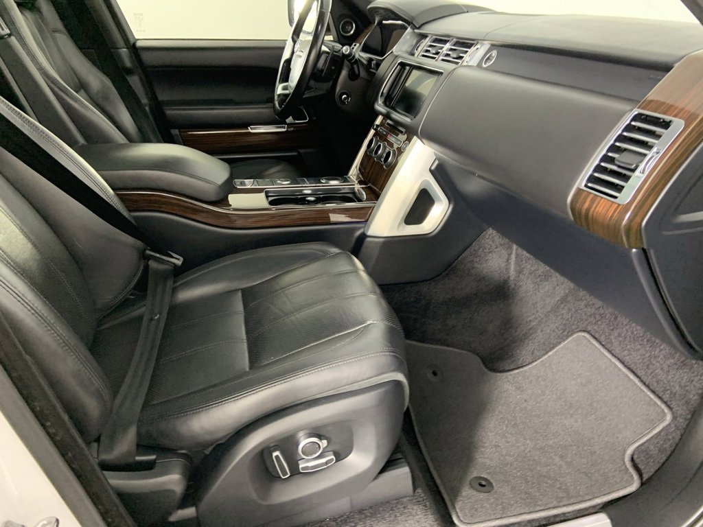 Used 2016 Land Rover Range Rover HSE image 18
