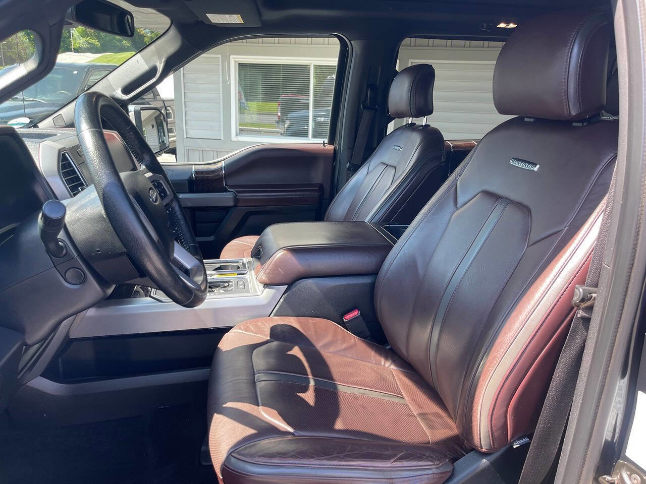 Used 2015 Ford F150 Platinum w/ Equipment Group 701A Luxury AWD/4WD image 22