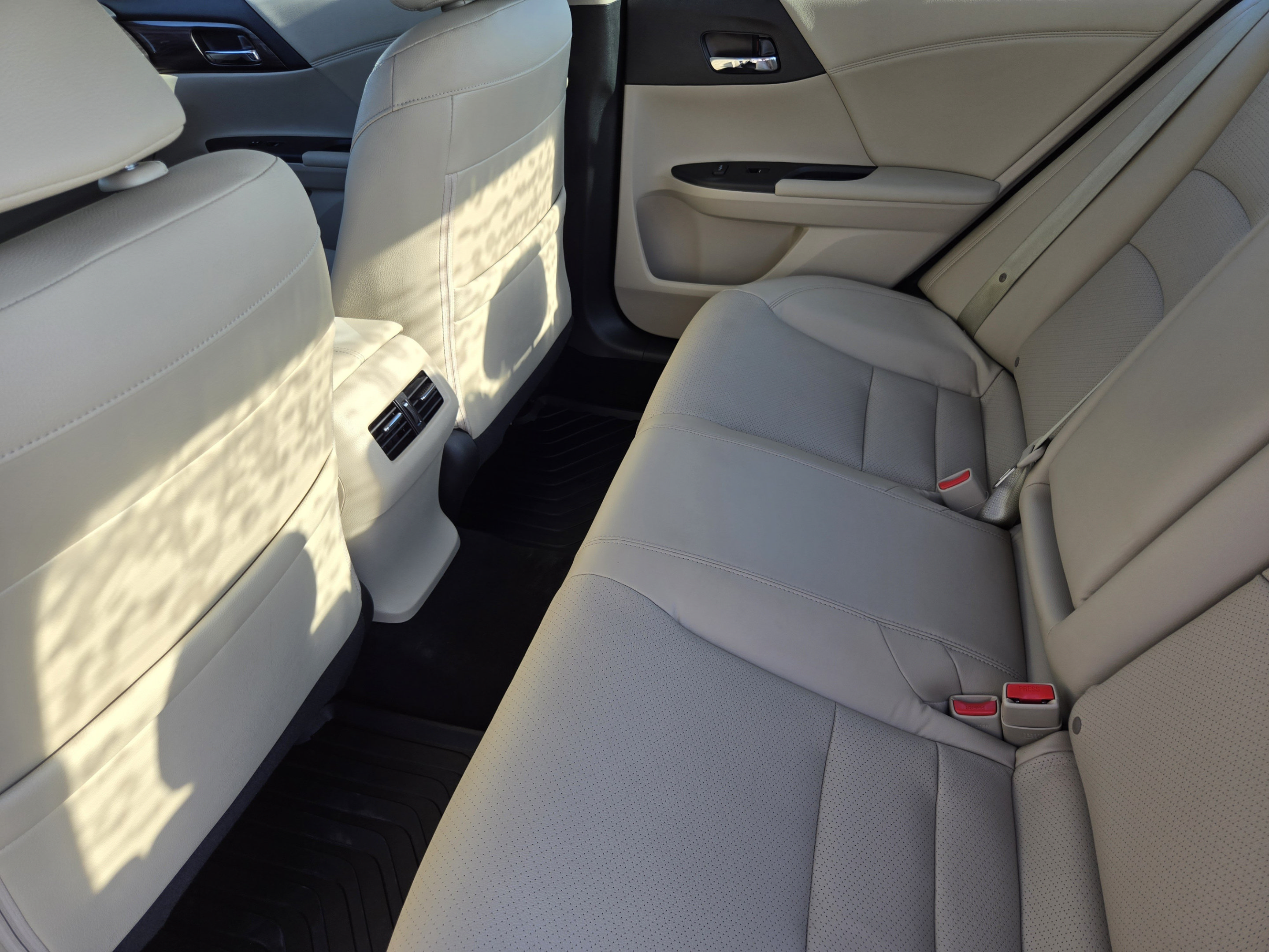 Used 2016 Honda Accord Touring image 26
