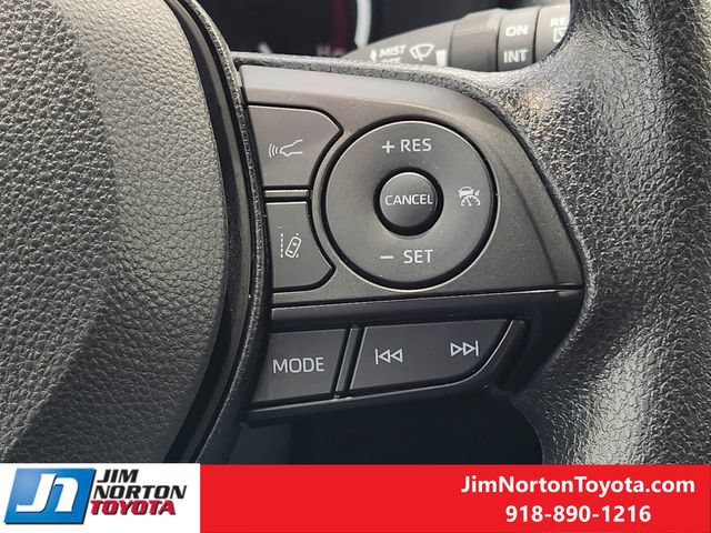 Used 2025 Toyota RAV4 XLE FWD image 28