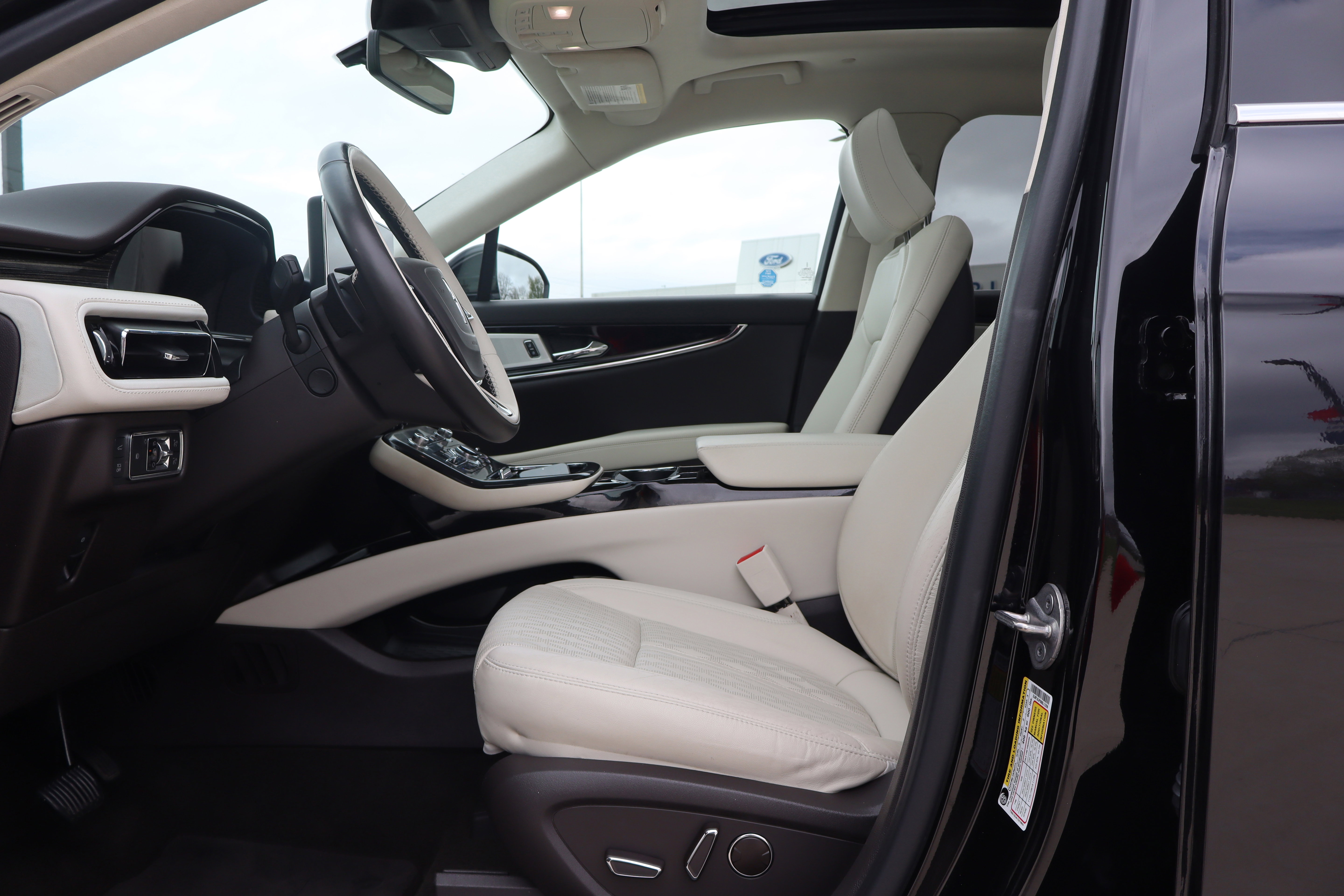 Used 2022 Lincoln Nautilus Black Label AWD/4WD image 9