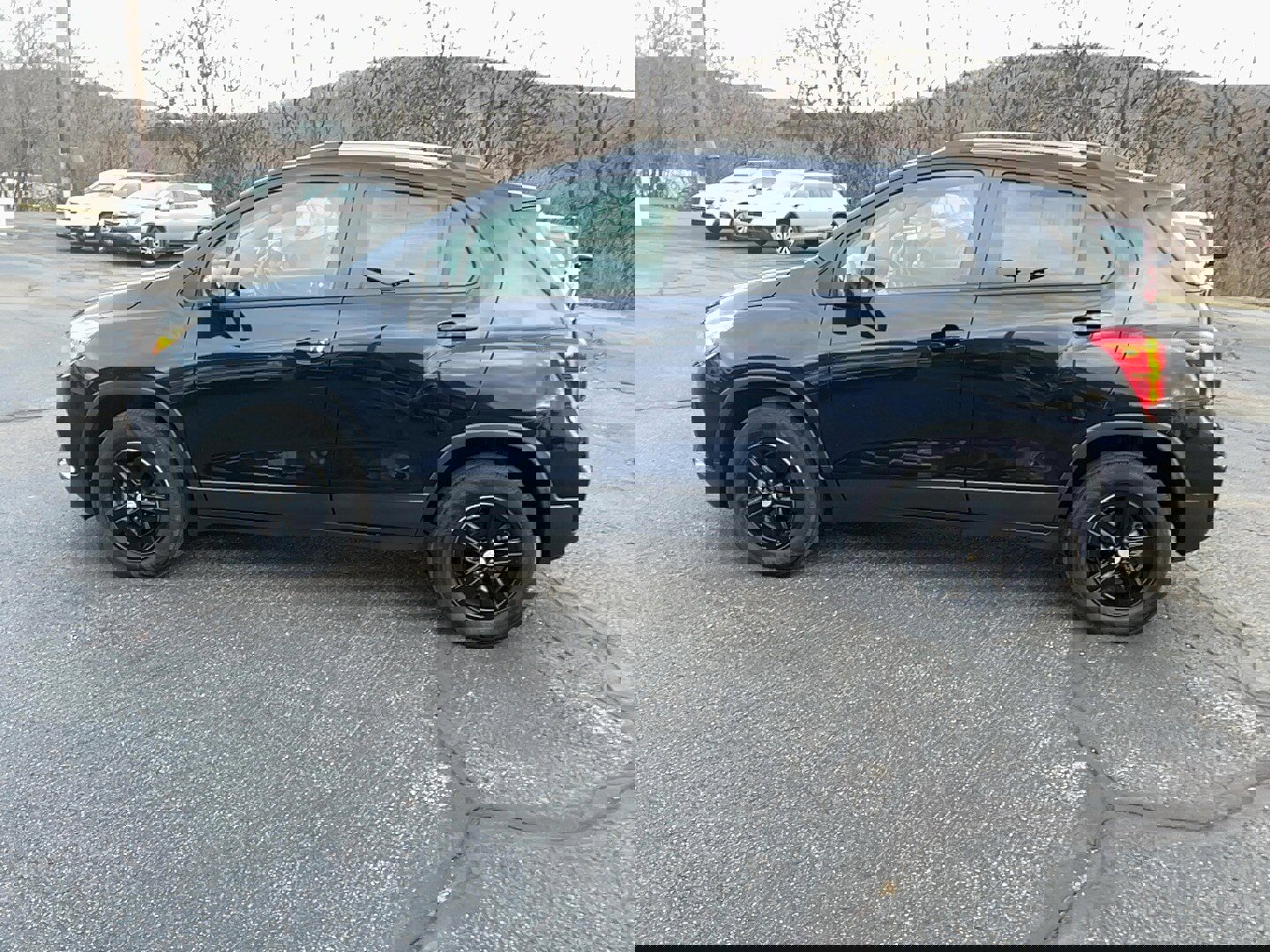 Used 2022 Chevrolet Trax LT w/ LT Convenience Package image 8