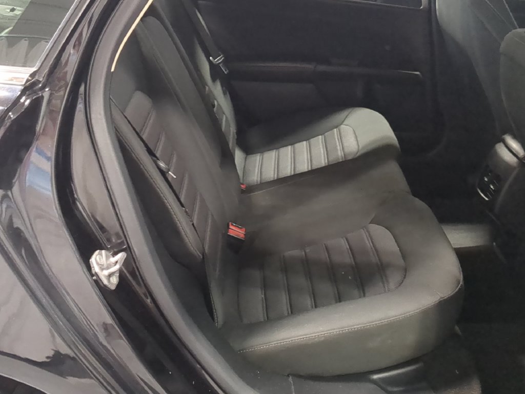 Used 2020 Ford Fusion SE FWD image 24