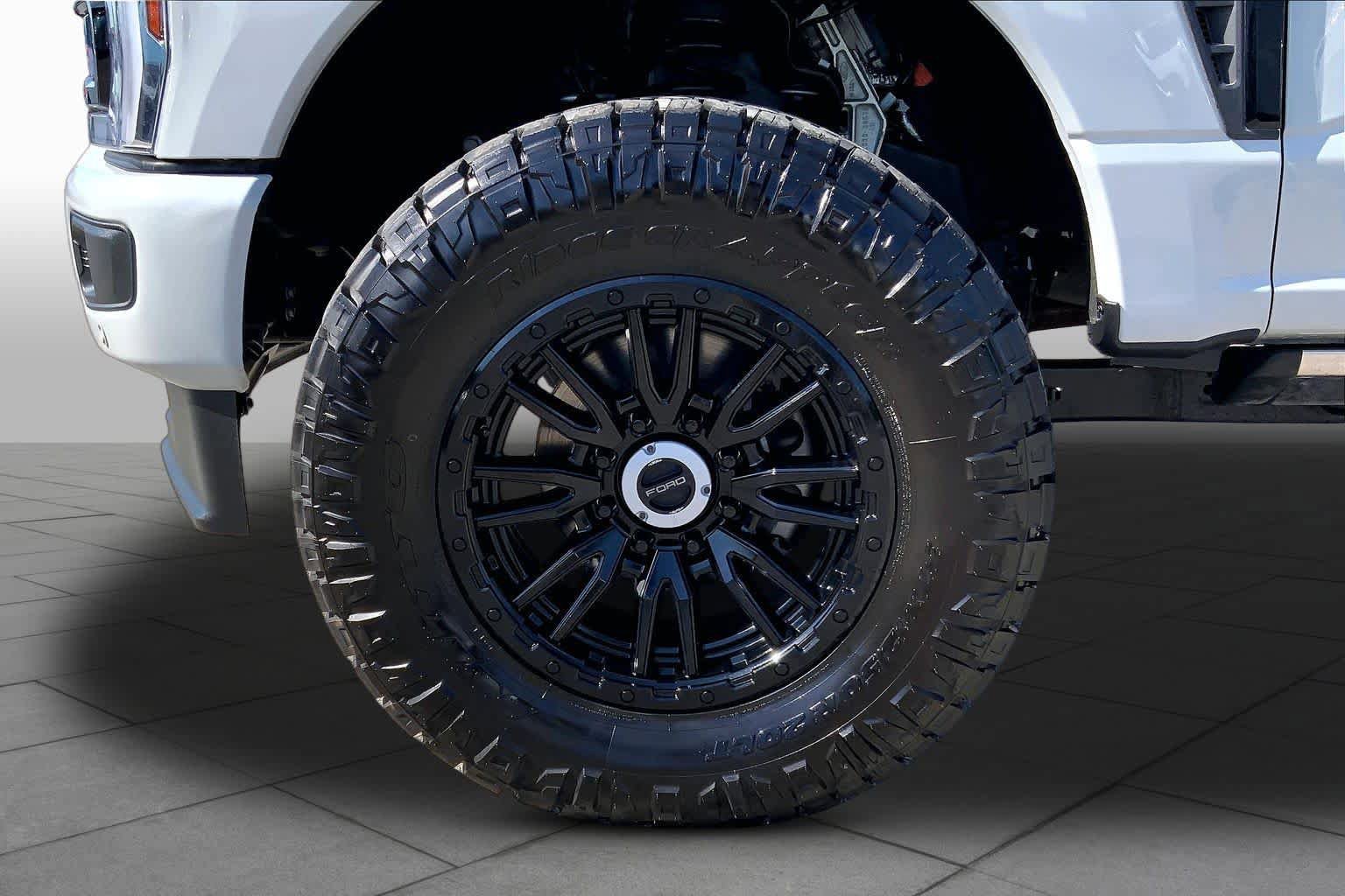 Used 2026 Ford F250 Platinum AWD/4WD image 11