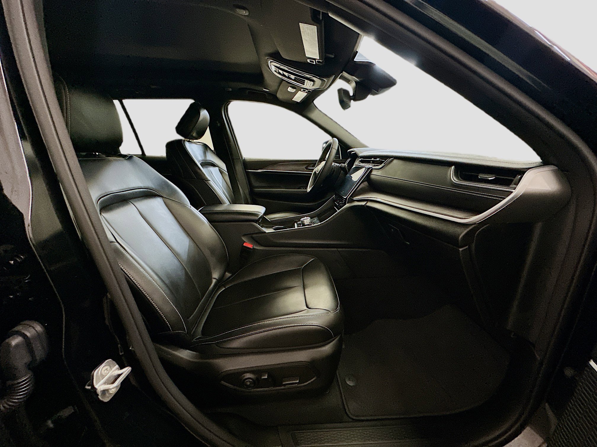 Used 2024 Jeep Grand Cherokee Limited 4xe w/ Trailer Tow Package AWD/4WD image 34