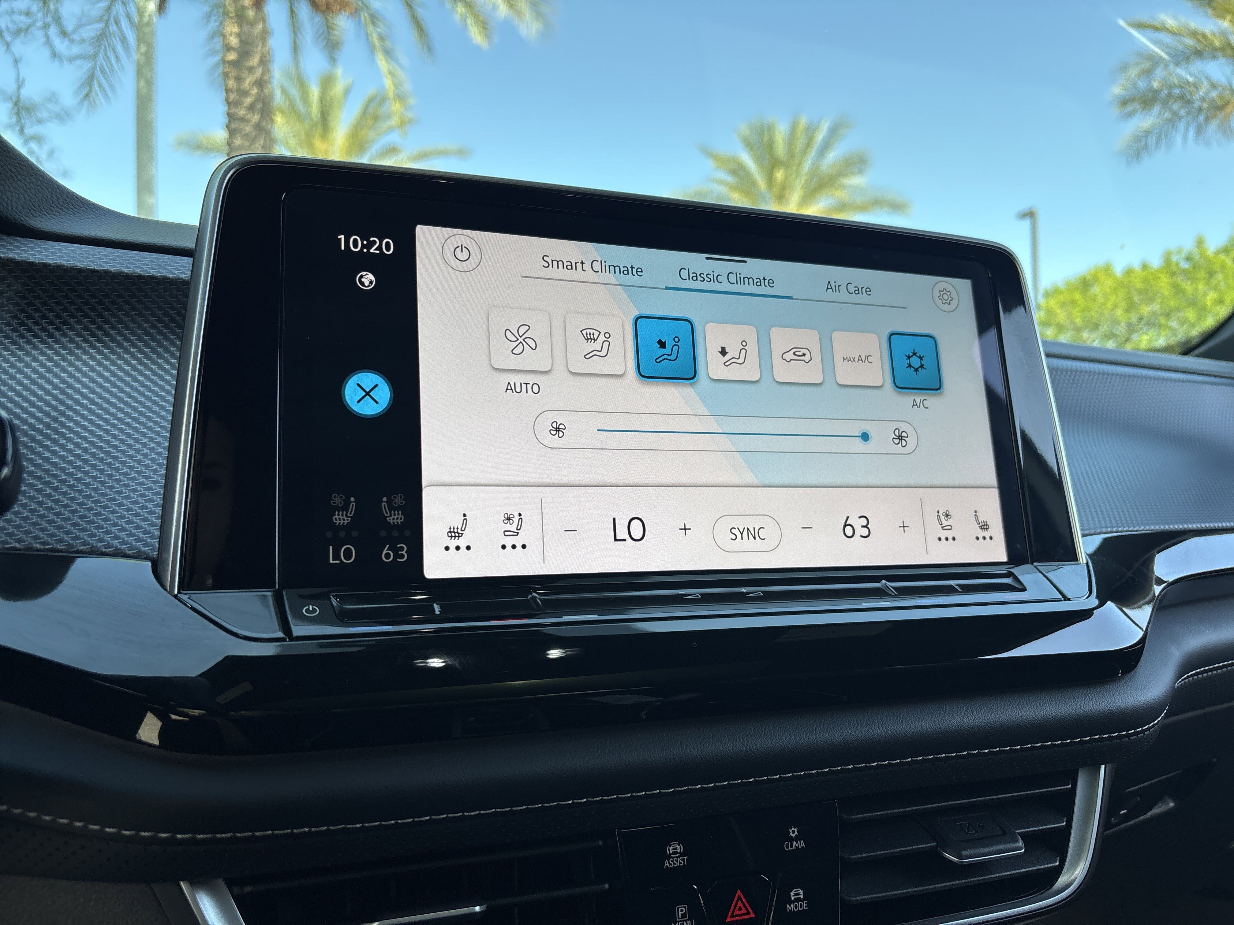 Used 2025 Volkswagen Atlas Cross Sport SEL Premium R-Line image 23