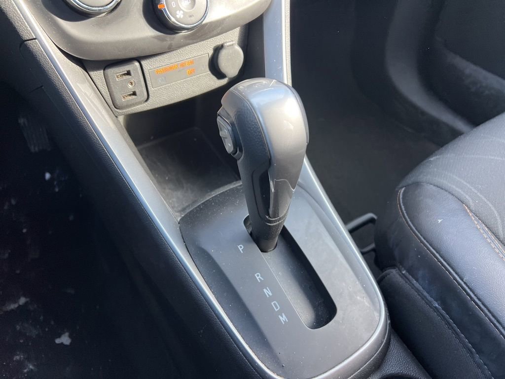 Used 2022 Chevrolet Trax LT w/ LT Convenience Package image 14