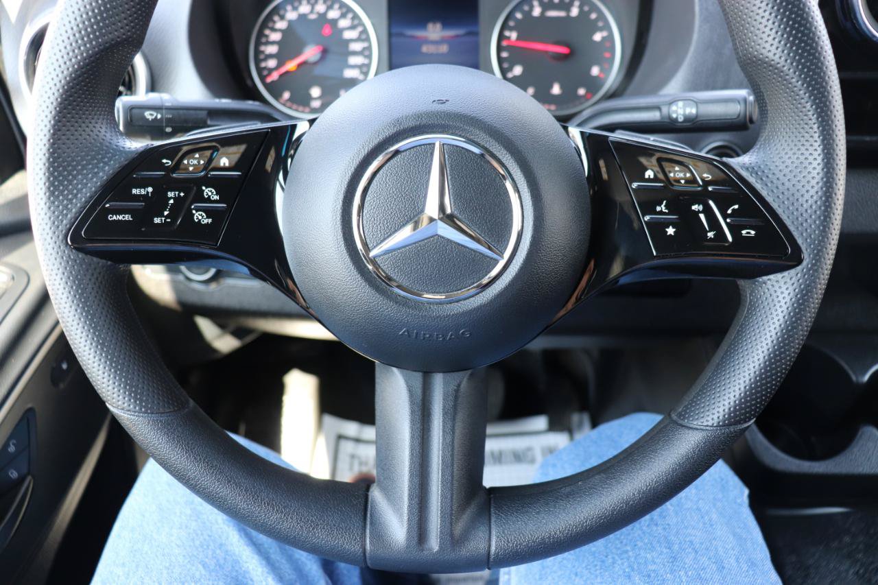 Used 2025 Mercedes-Benz Sprinter 2500 image 25