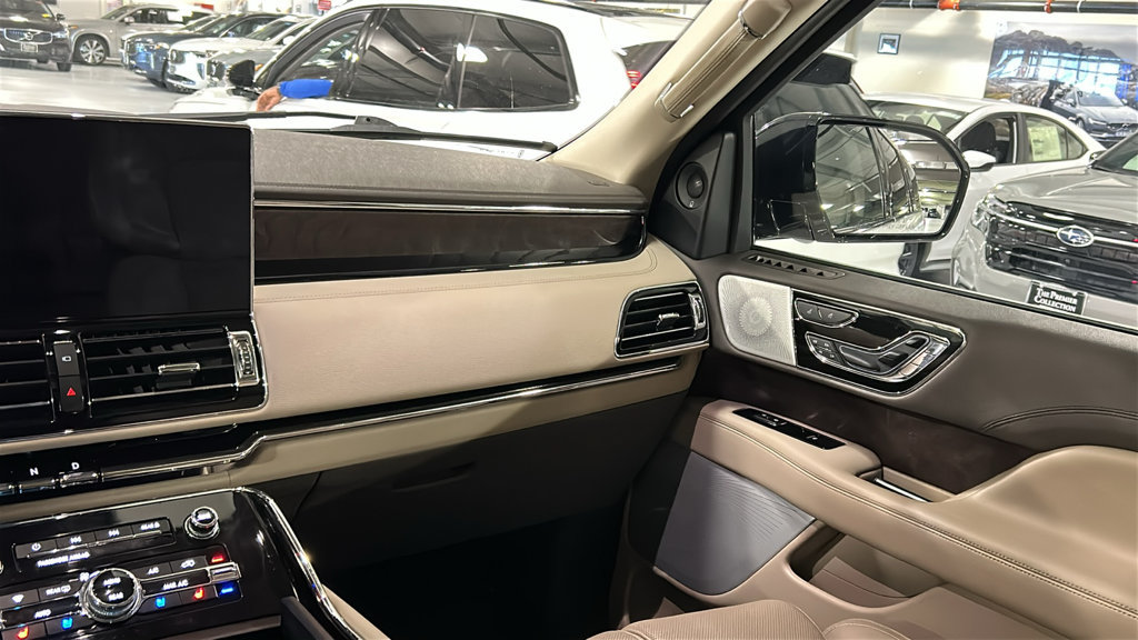 Used 2023 Lincoln Navigator L Reserve AWD/4WD image 25