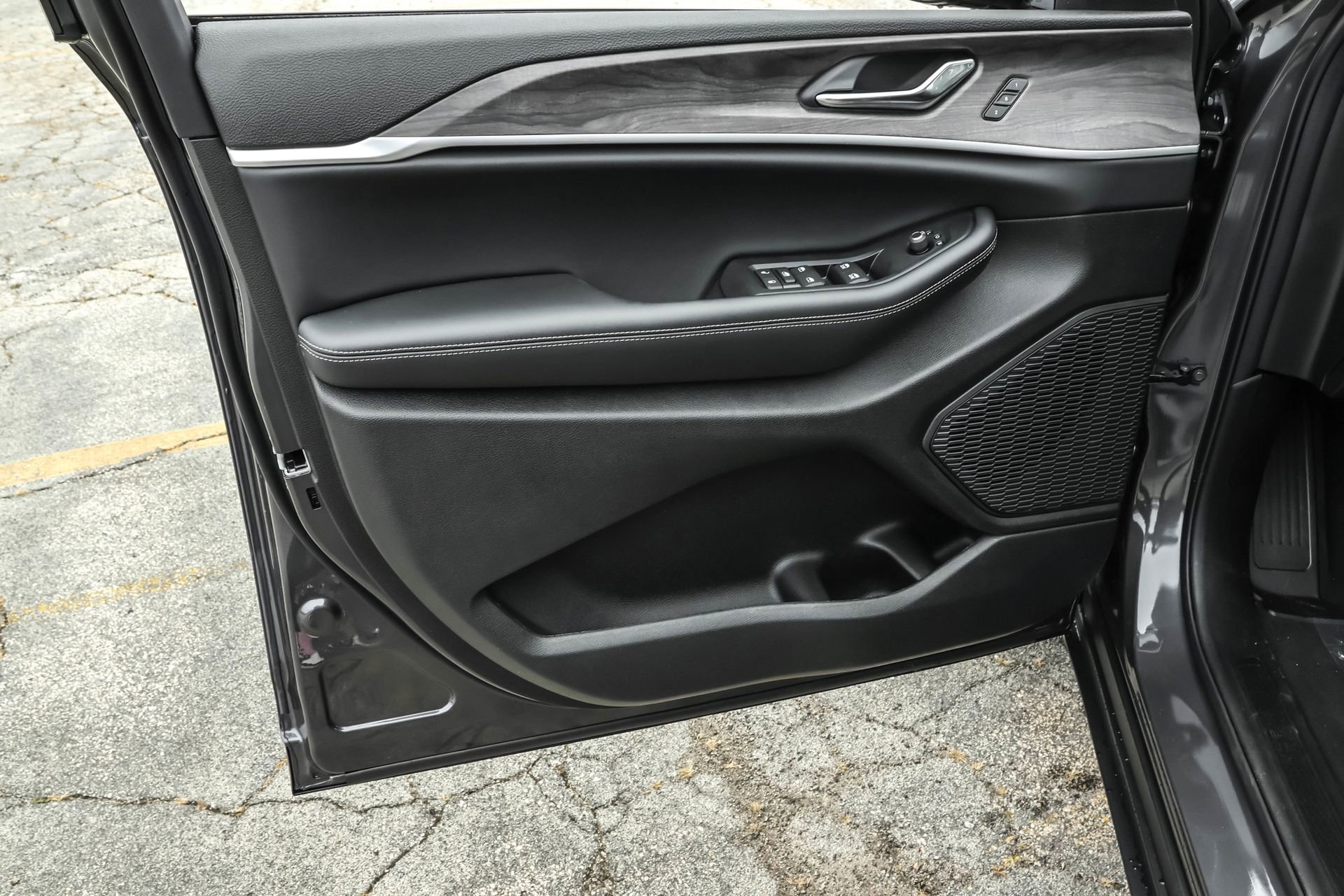 New 2025 Jeep Grand Cherokee Limited image 33