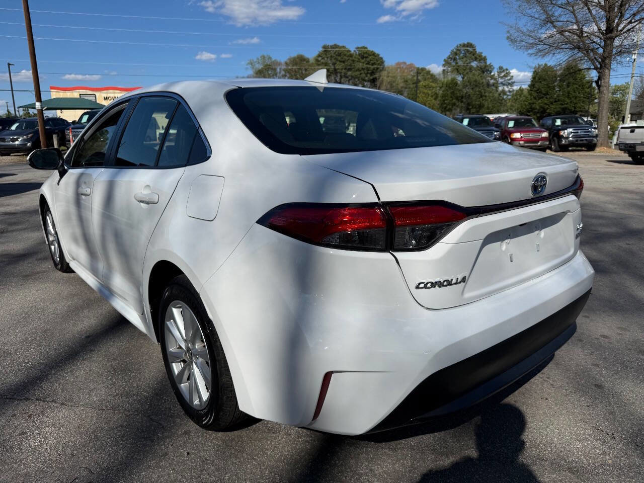 Used 2023 Toyota Corolla XLE image 4
