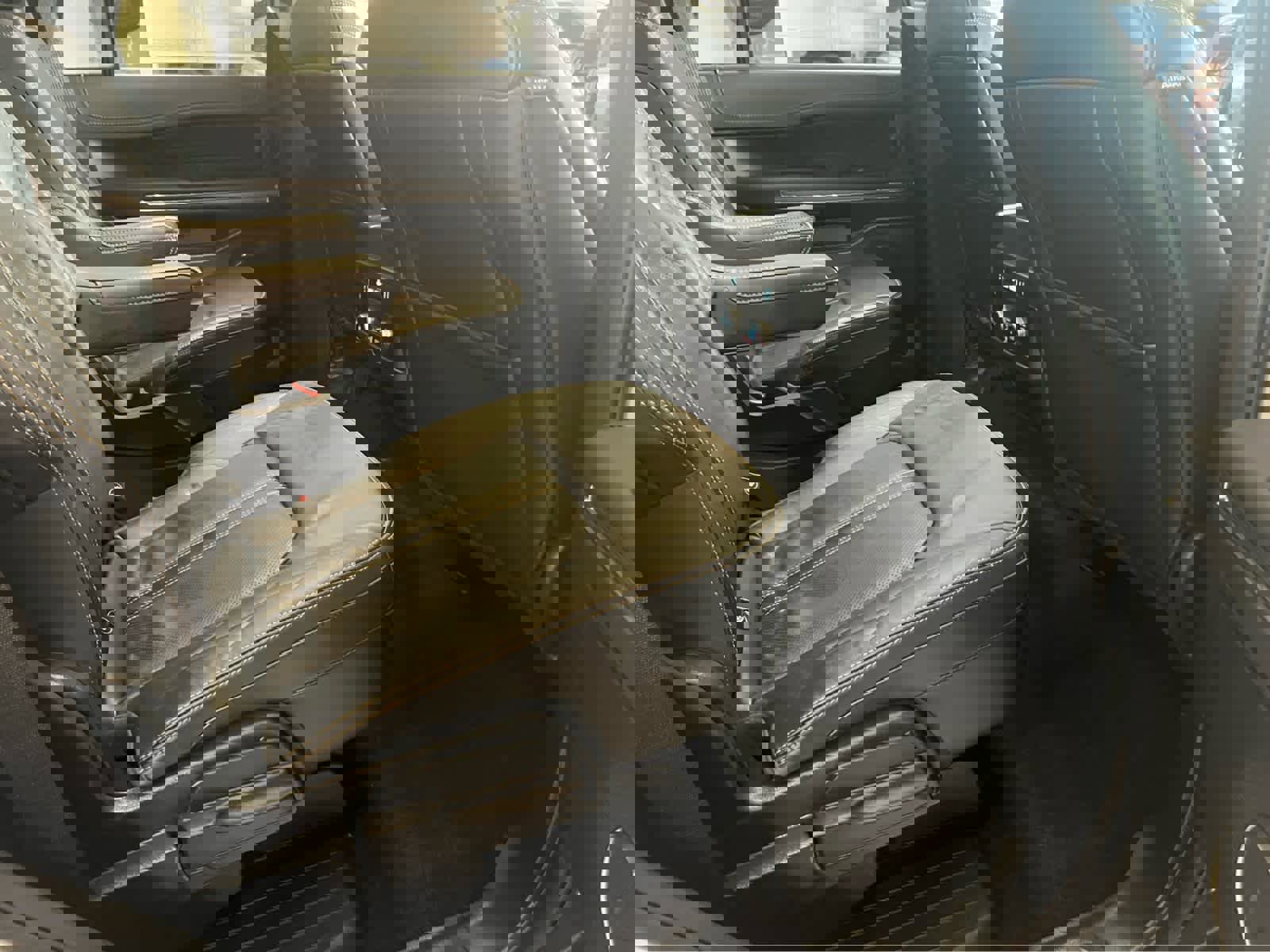 Used 2023 Ford Expedition Platinum image 34