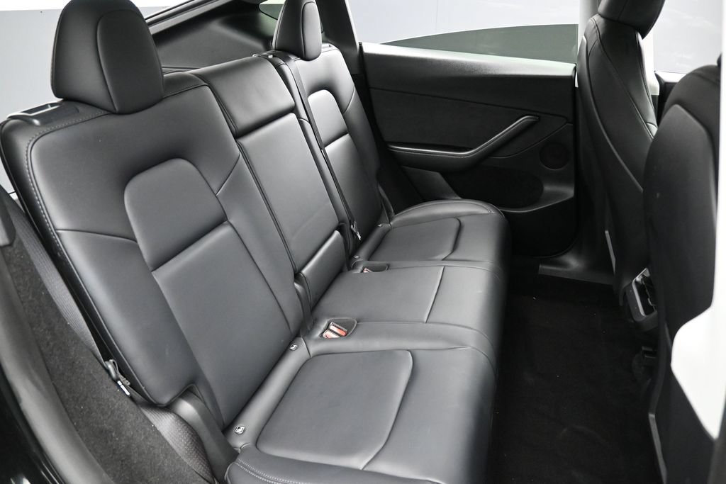 Used 2023 Tesla Model Y 2WD image 30