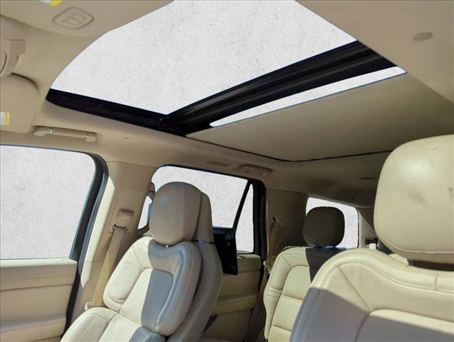 Used 2020 Lincoln Navigator Reserve image 27