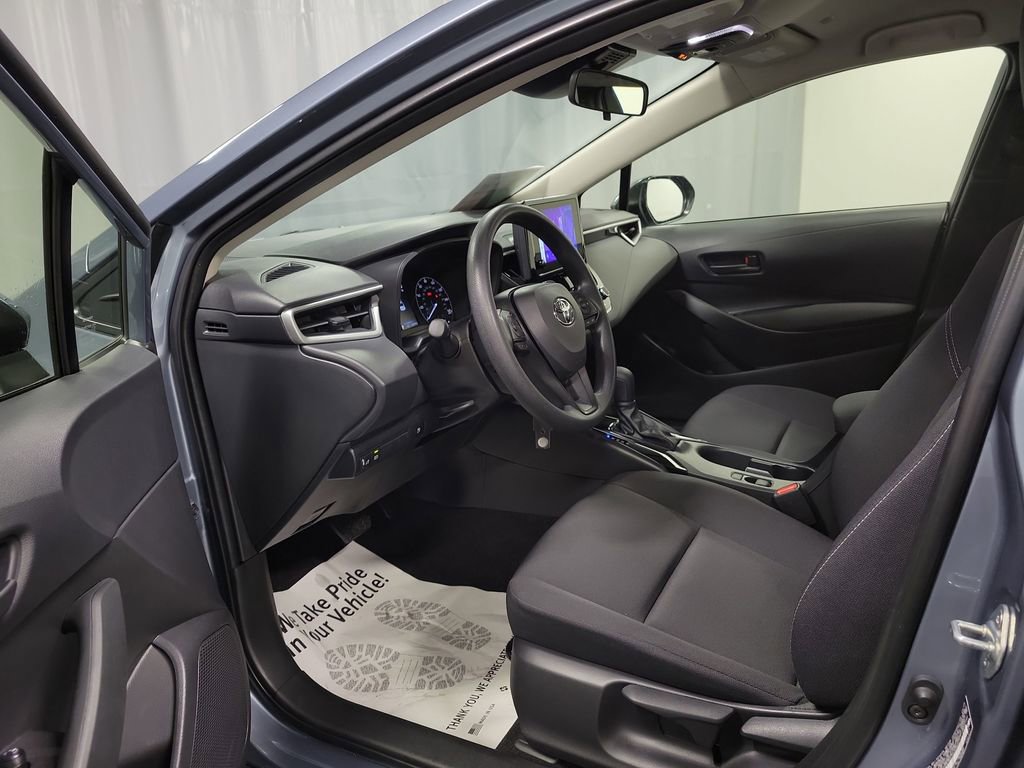 Used 2025 Toyota Corolla LE image 12