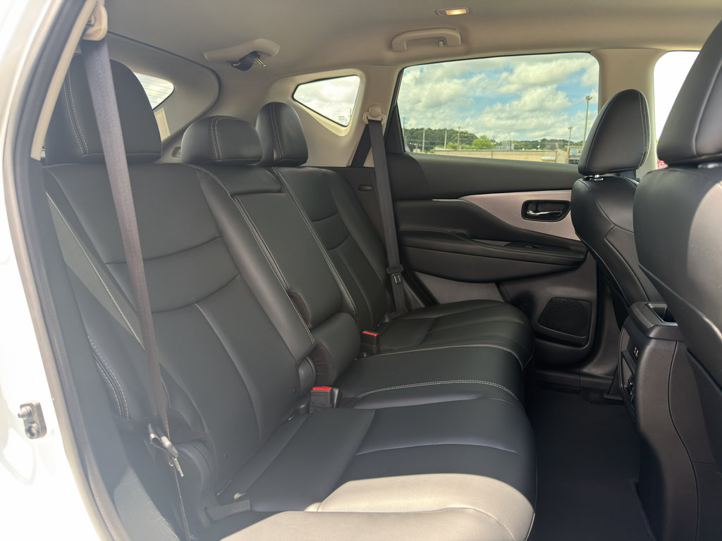 Certified 2024 Nissan Murano SV w/ SV Midnight Edition Package FWD image 18