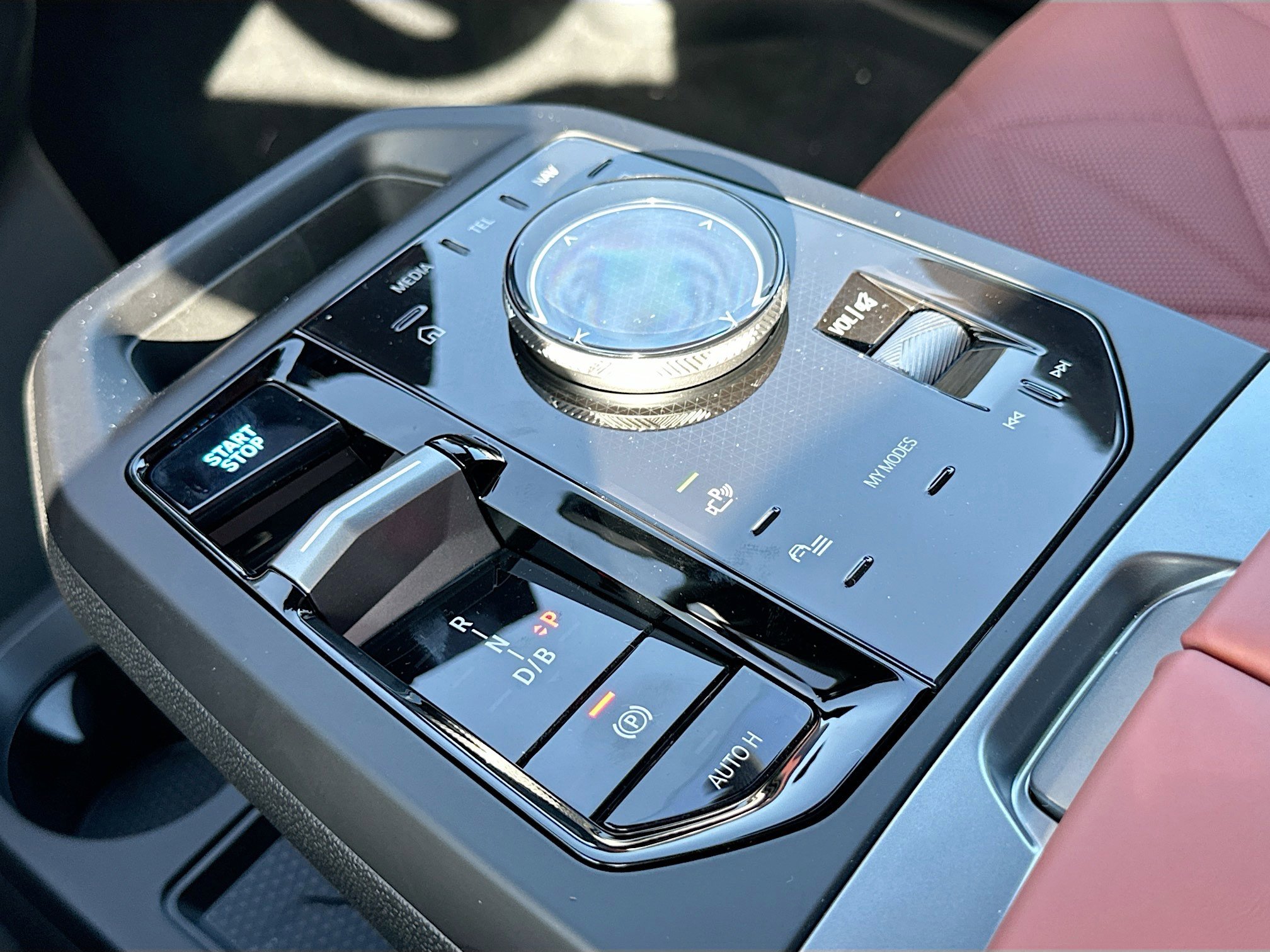 New 2026 BMW iX xDrive60 w/ M Sport Package image 14