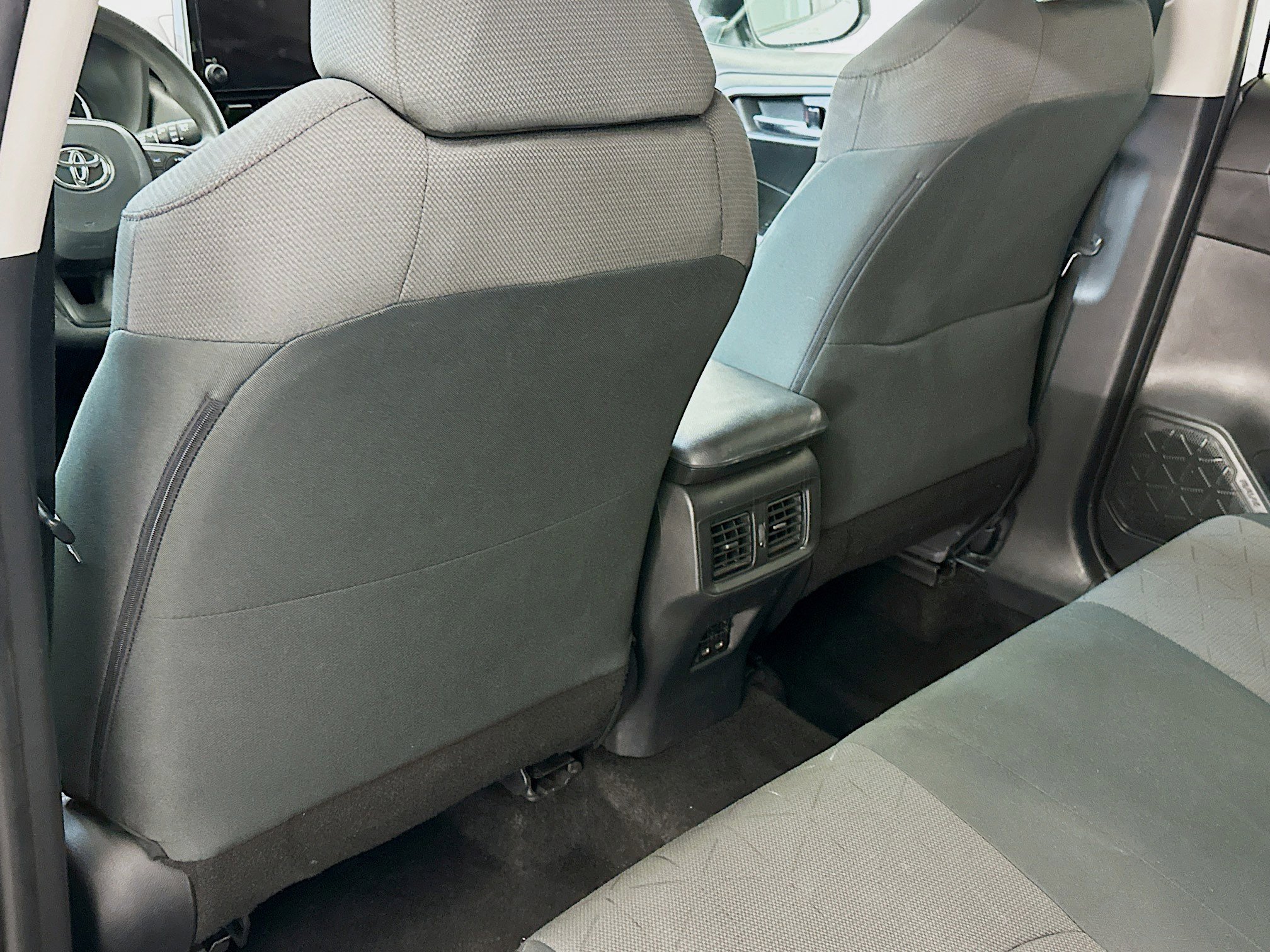 Used 2024 Toyota RAV4 XLE image 28