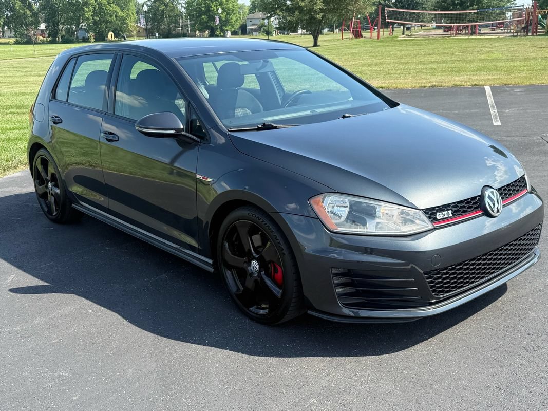 Used 2015 Volkswagen GTI S FWD image 3