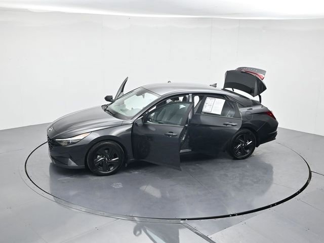 Used 2022 Hyundai Elantra SEL image 45