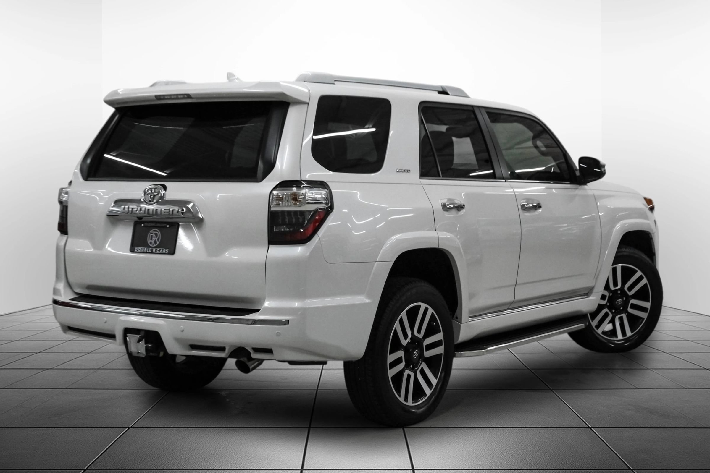 Used 2016 Toyota 4Runner Limited AWD/4WD image 9