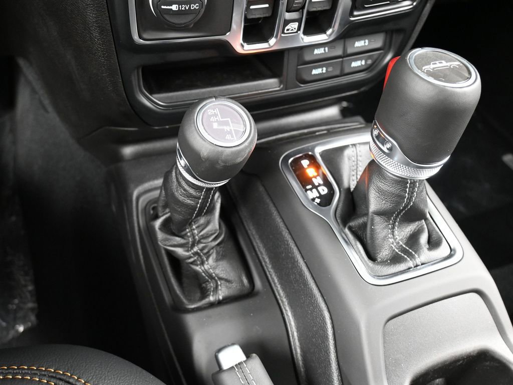 Used 2024 Jeep Gladiator Sport w/ Premium Package image 19