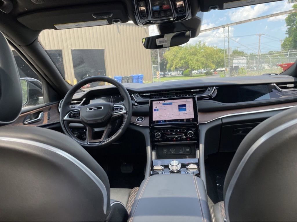 Used 2023 Jeep Grand Cherokee Summit image 16