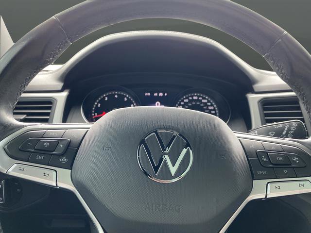Used 2020 Volkswagen Atlas Cross Sport SE w/ Panoramic Sunroof Package image 17