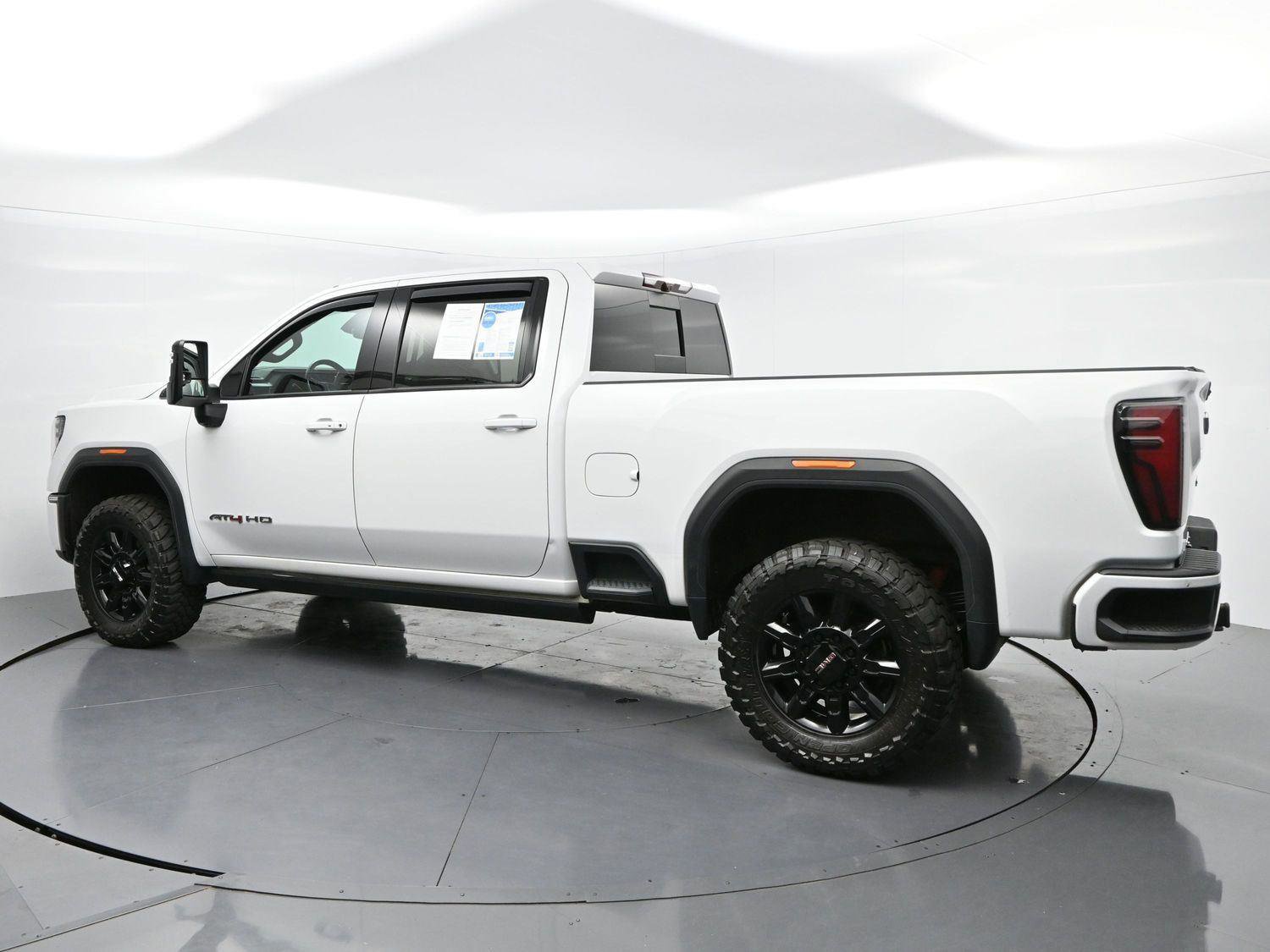 Used 2024 GMC Sierra 2500 AT4 w/ AT4 Premium Plus Package AWD/4WD image 5