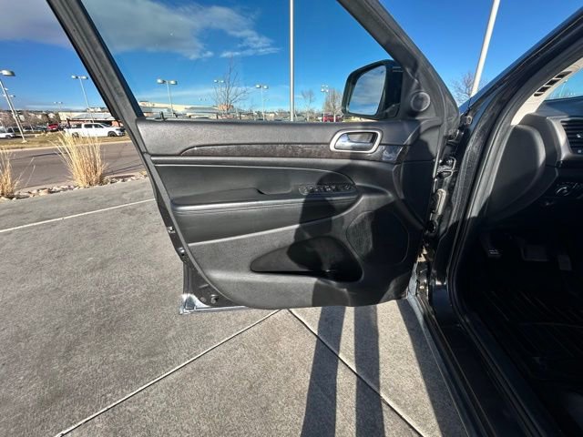 Used 2012 Jeep Grand Cherokee Laredo w/ Laredo E Group image 10