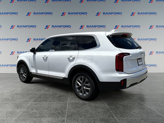 Used 2024 Kia Telluride LX FWD image 3