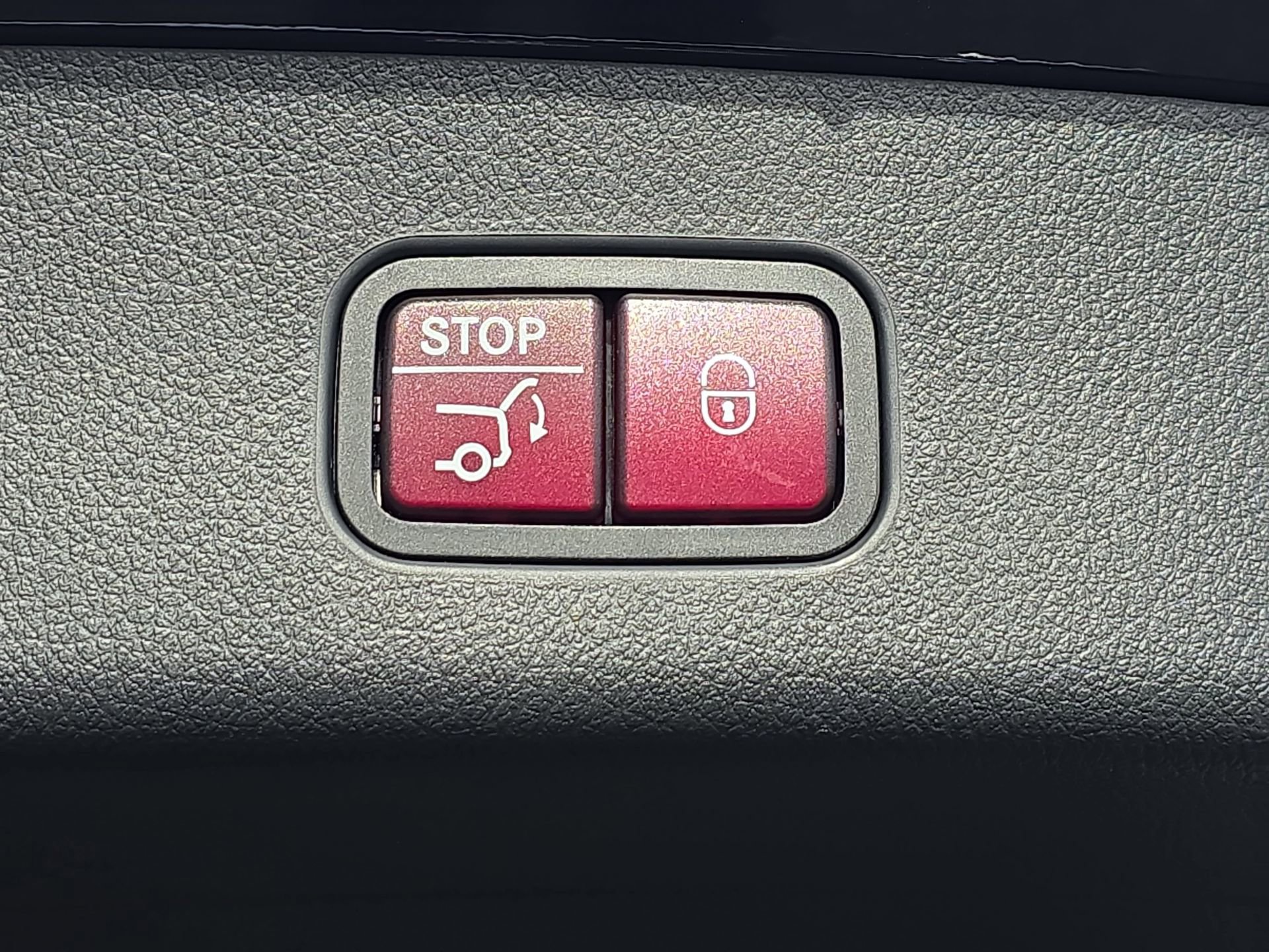 Certified 2025 Mercedes-Benz GLC 300 4MATIC image 13