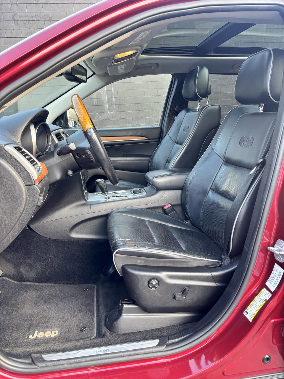 Used 2013 Jeep Grand Cherokee Overland w/ Advance Technology Group image 11