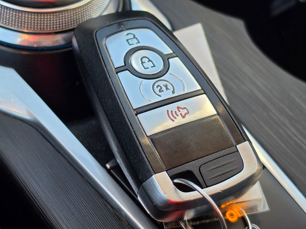 Used 2021 Ford Escape SE w/ SE Sport Appearance Package image 22