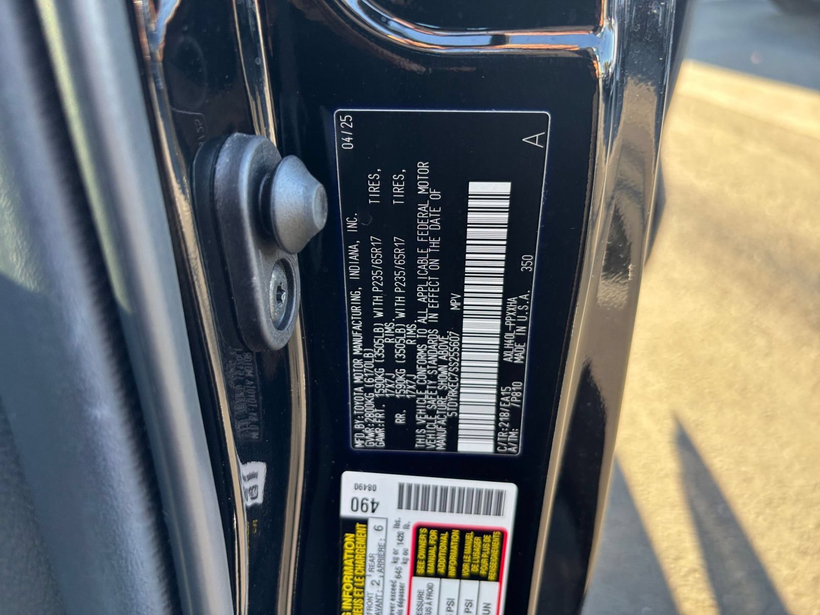 Used 2025 Toyota Sienna XLE FWD image 32