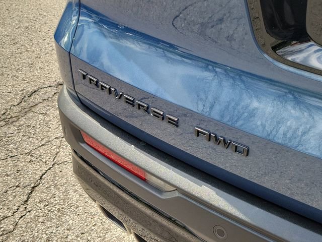 Used 2024 Chevrolet Traverse LT w/ Midnight/Sport Edition image 6