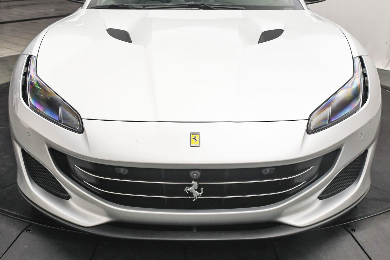 Used 2019 Ferrari Portofino image 28