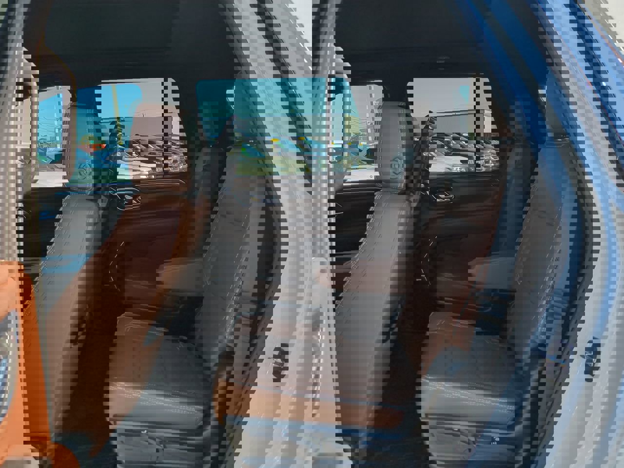 Used 2023 Chevrolet Tahoe High Country w/ Premium Package 2 AWD/4WD image 14