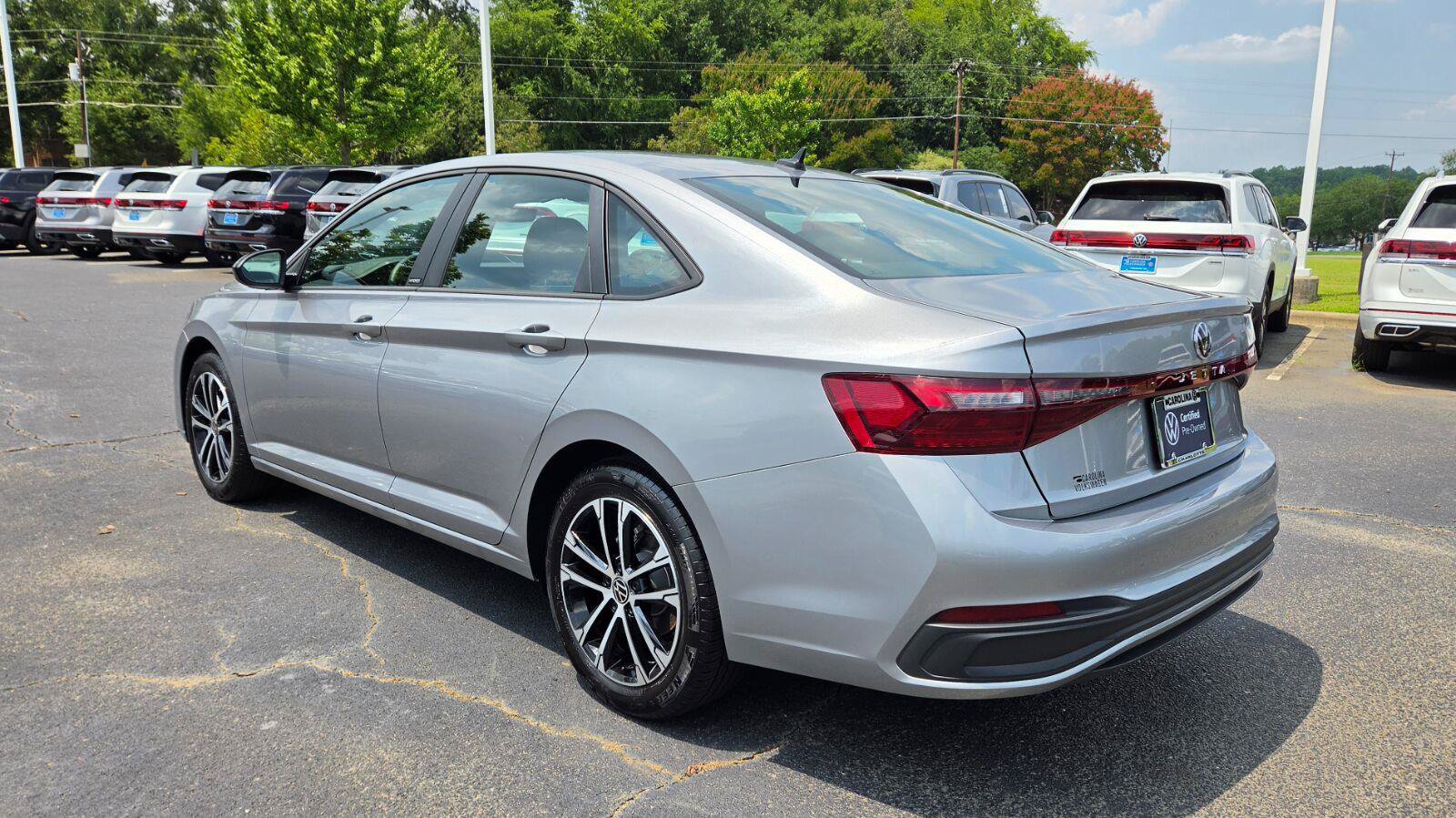 Certified 2025 Volkswagen Jetta Sport FWD image 3