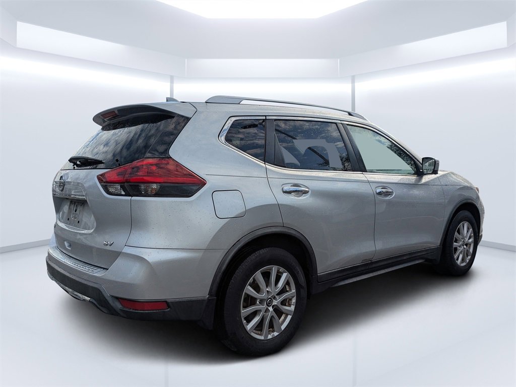 Used 2018 Nissan Rogue SV w/ Premium Package image 3