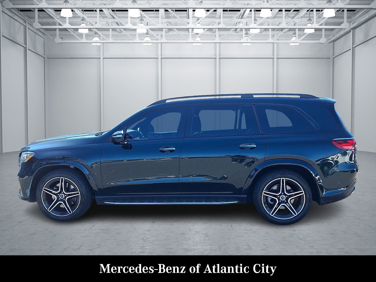 Certified 2025 Mercedes-Benz GLS 450 4MATIC image 4